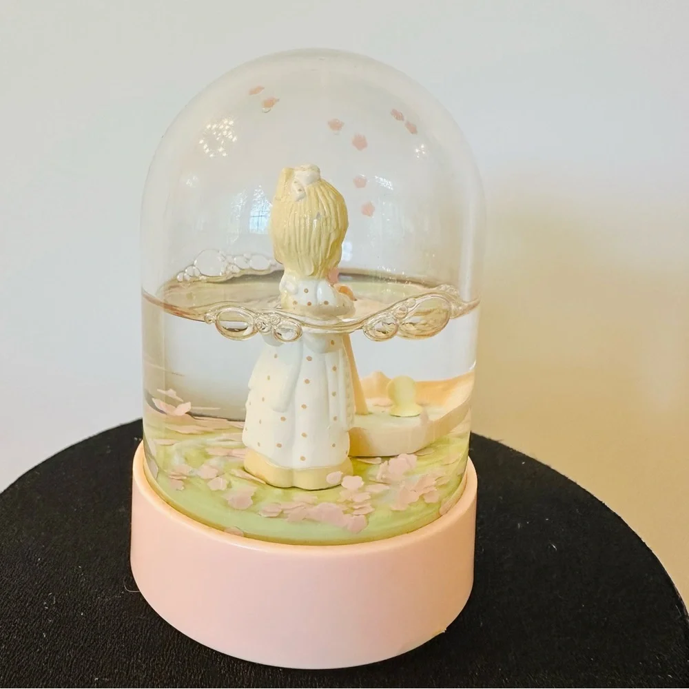 Precious Moments Let Love Reign Water Globe with Girl and Ducks 1985